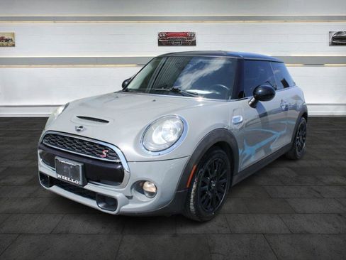 Used 2018 MINI Cooper S image 3