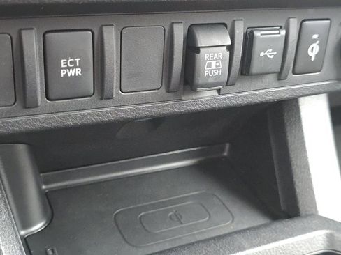 Used 2023 Toyota Tacoma TRD Off-Road image 27