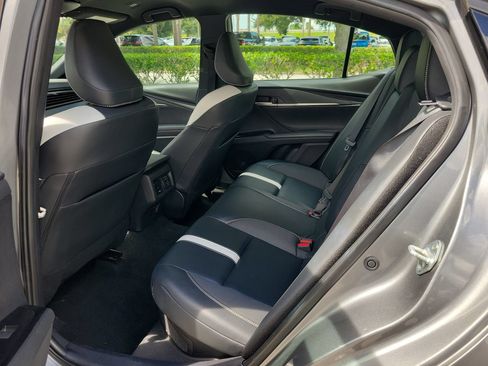 Used 2025 Toyota Camry SE FWD image 11