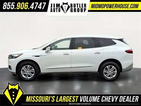 Used 2021 Buick Enclave Essence image 2