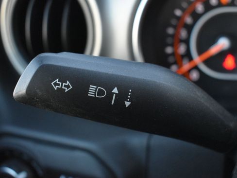 Used 2021 Jeep Gladiator Sport image 18