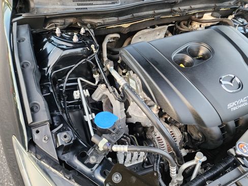 Used 2018 MAZDA MAZDA3 Sport FWD image 37