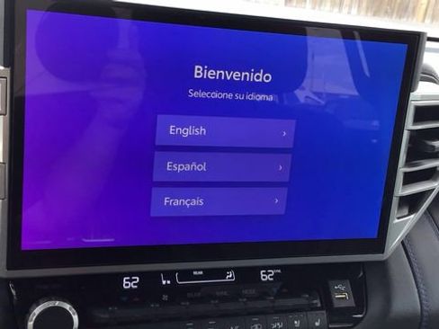 Used 2025 Toyota Sequoia Platinum image 33