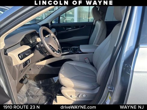 Certified 2023 Lincoln Nautilus AWD w/ Premium Package image 11
