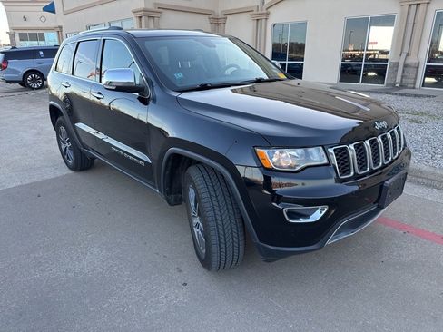 Used 2017 Jeep Grand Cherokee Limited image 18