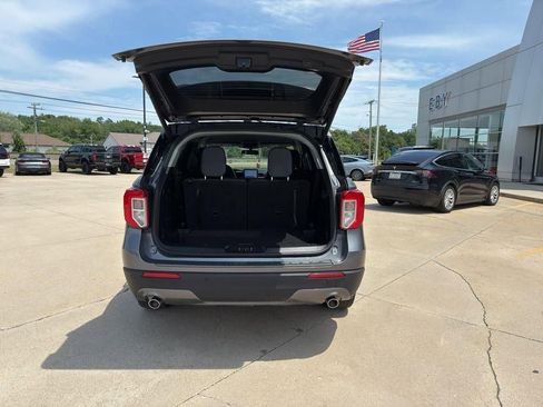 Used 2022 Ford Explorer XLT w/ Equipment Group 202A image 13