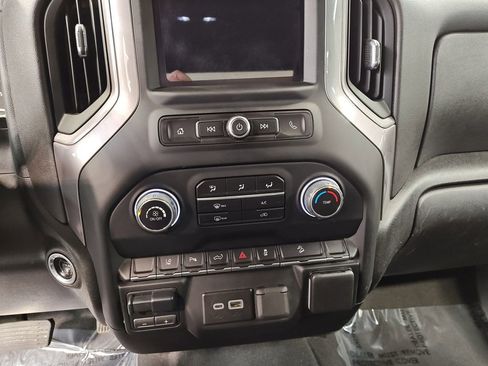 Used 2024 Chevrolet Silverado 2500 Custom w/ Custom Value Package image 12