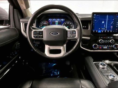 Used 2024 Ford Expedition Max XLT image 6