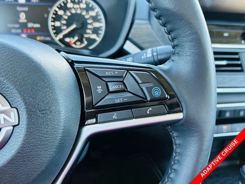 Used 2023 Nissan Altima 2.5 SV w/ SV Premium Package AWD/4WD image 7