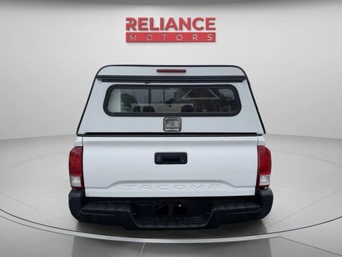 Used 2017 Toyota Tacoma SR RWD image 5