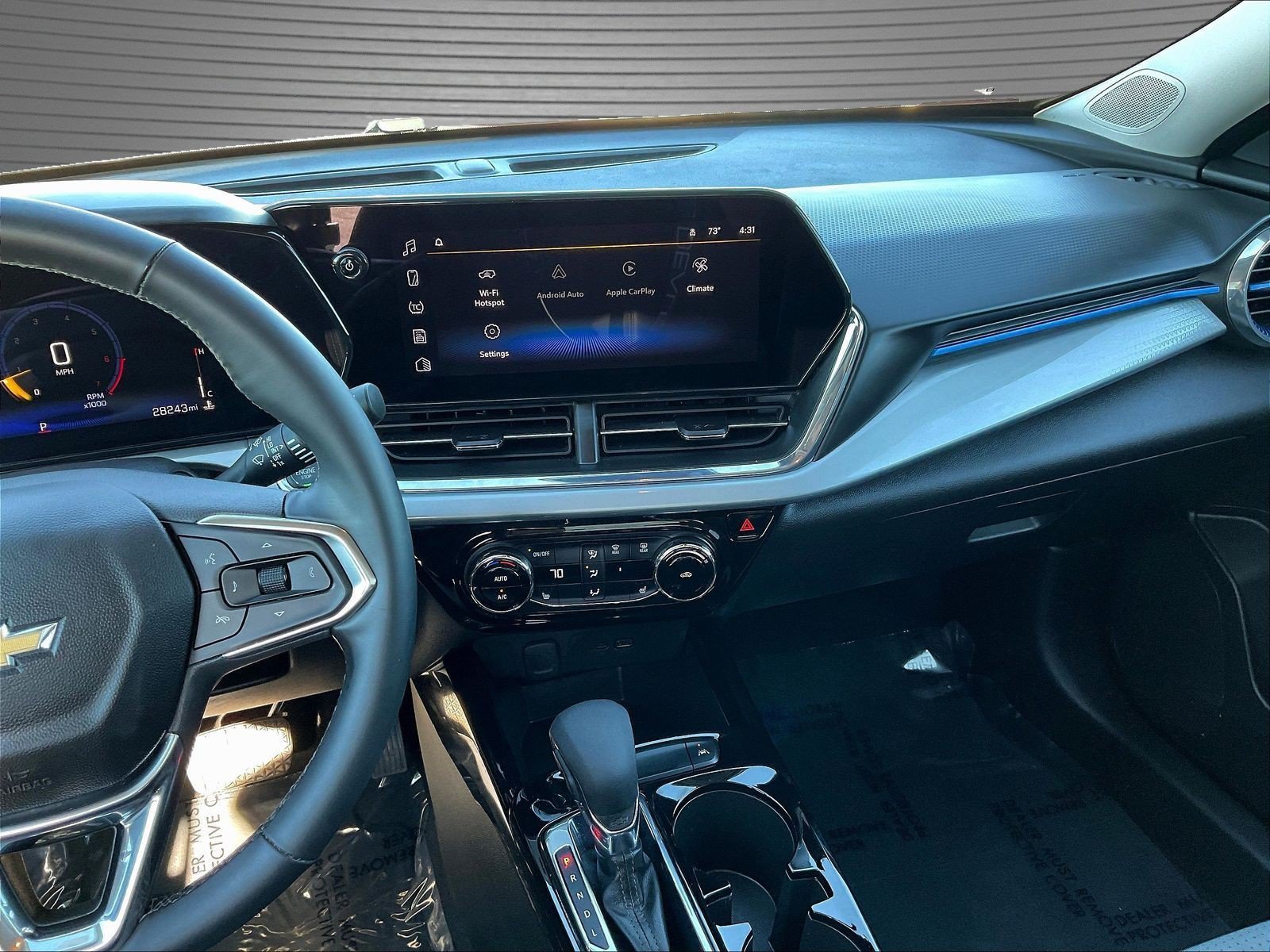 Used 2025 Chevrolet Trax LT w/ LT Convenience Package FWD image 11