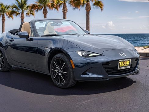 Certified 2025 MAZDA MX-5 Miata Grand Touring RWD image 5