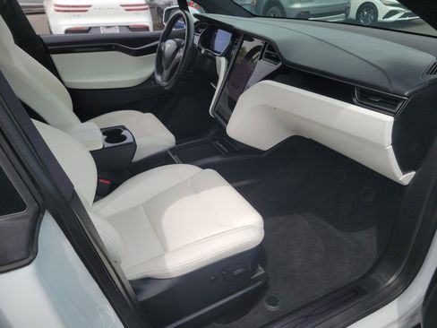 Used 2020 Tesla Model X AWD/4WD image 17