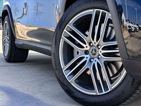 Certified 2025 Mercedes-Benz GLS 450 4MATIC image 2