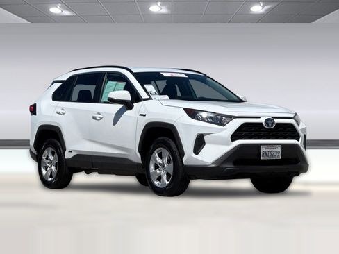 Used 2020 Toyota RAV4 LE w/ All Weather Liner Package AWD/4WD image 6