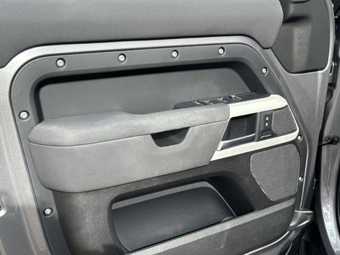 Used 2023 Land Rover Defender 110 S image 18