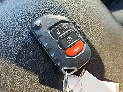 Used 2022 Jeep Gladiator Sport image 47