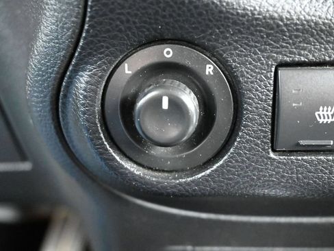 Used 2014 Jeep Wrangler Unlimited Sahara w/ Dual Top Group AWD/4WD image 21