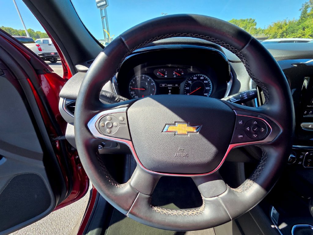 Used 2023 Chevrolet Traverse LT FWD image 17