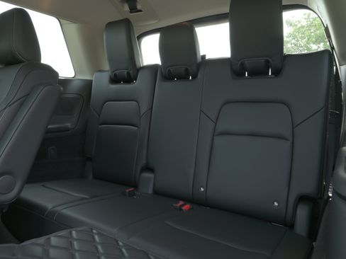 Used 2023 Nissan Pathfinder SL w/ SL Premium Package FWD image 13