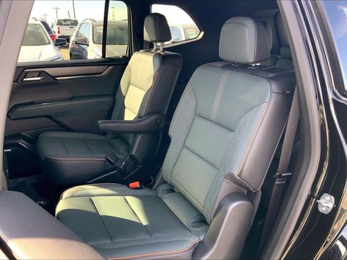 New 2026 GMC Acadia AT4 w/ Luxury Package image 10