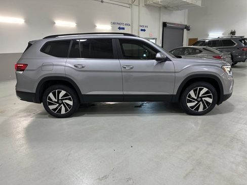 New 2026 Volkswagen Atlas SE image 10