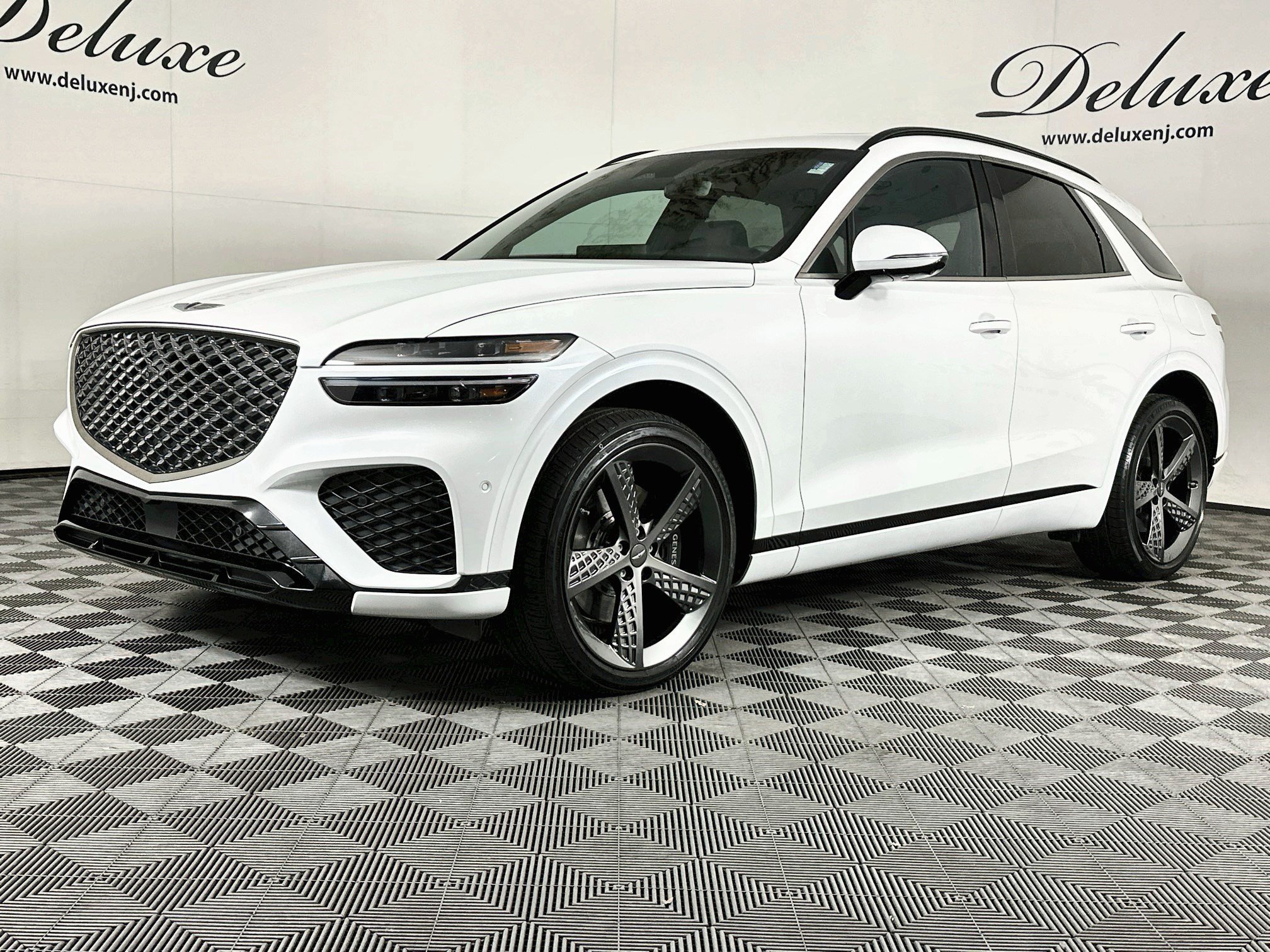 Used 2023 Genesis GV70 2.5T w/ Sport Prestige Package AWD/4WD image 3