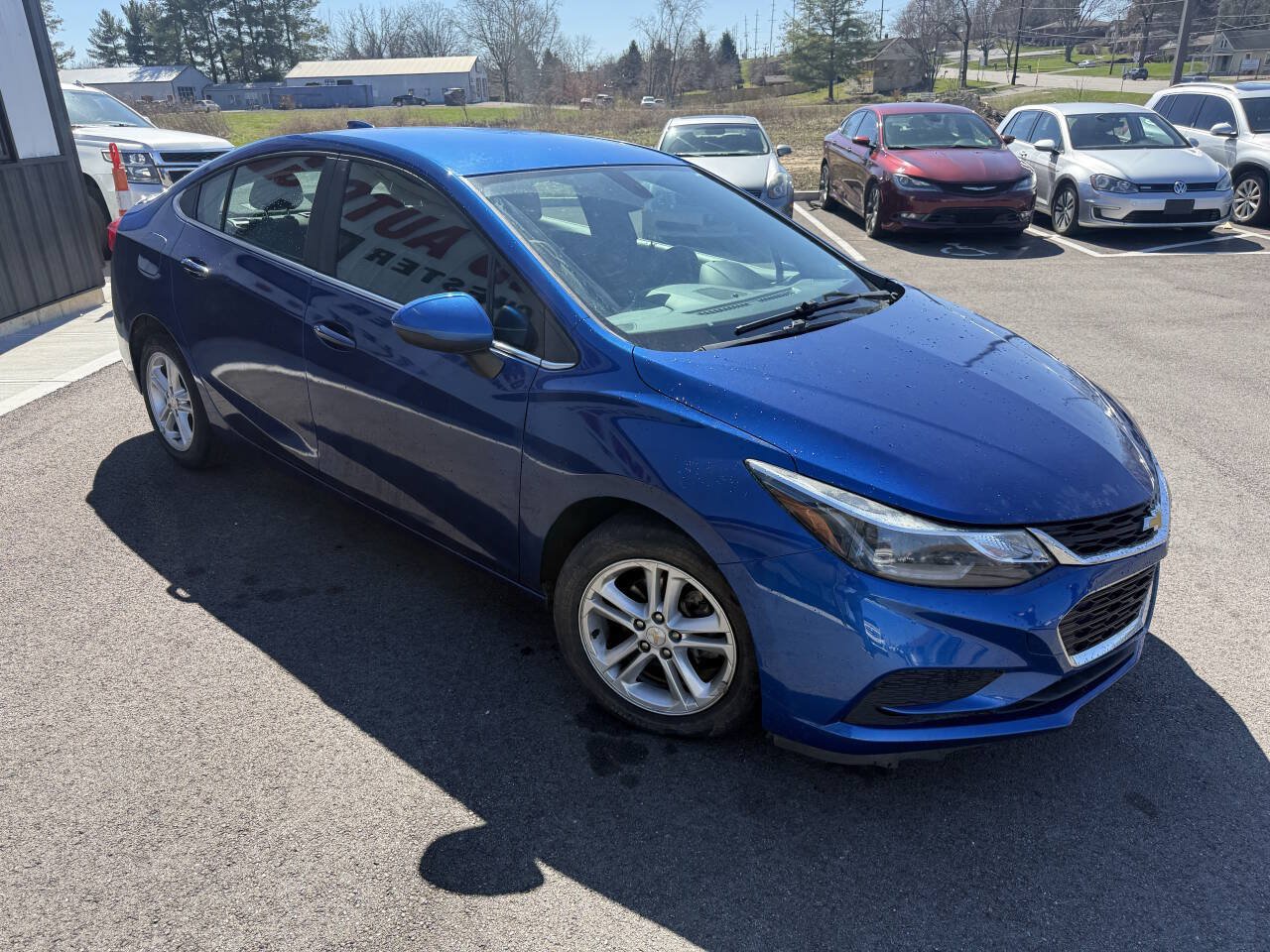 Used 2017 Chevrolet Cruze LT w/ Convenience Package FWD image 5