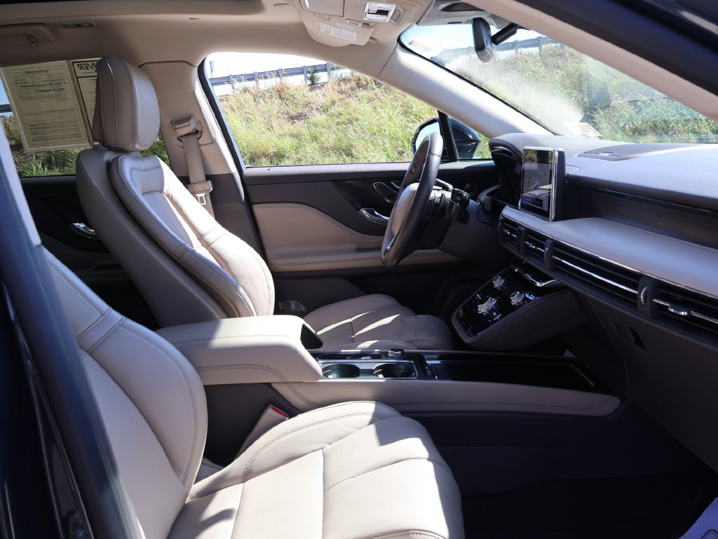 Used 2021 Lincoln Corsair Reserve AWD/4WD image 9