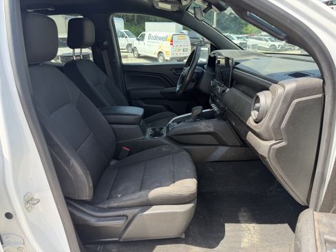 Used 2023 Chevrolet Colorado W/T AWD/4WD image 10