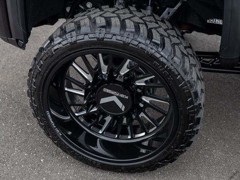 Used 2026 GMC Sierra 3500 Denali Ultimate image 24