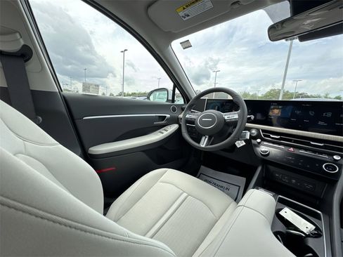 New 2025 Hyundai Sonata SEL image 15