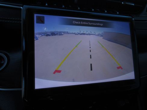 Used 2023 Jeep Grand Cherokee Limited image 21