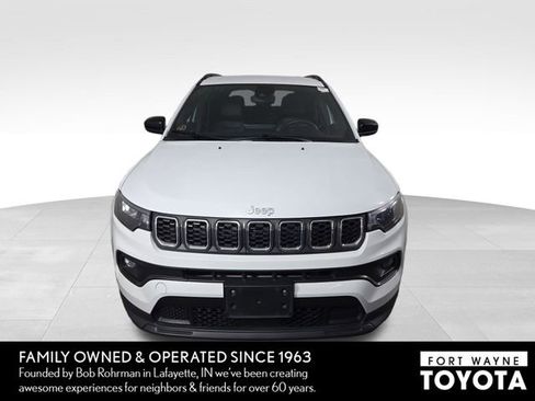 Used 2024 Jeep Compass Latitude AWD/4WD image 3