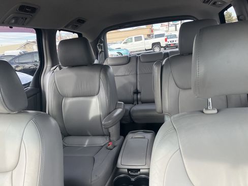 Used 2004 Toyota Sienna XLE image 12