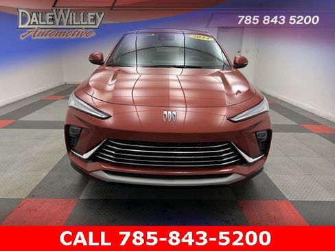 Used 2024 Buick Envista Preferred w/ Convenience I Package image 2