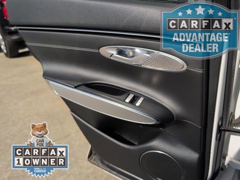 Used 2022 Genesis GV70 2.5T w/ Select Package image 9