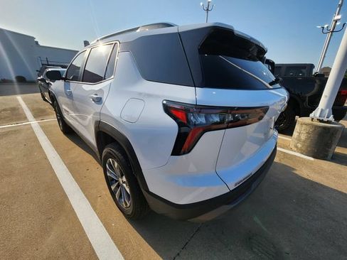 Used 2025 Chevrolet Equinox LT w/ Convenience Package II FWD image 6