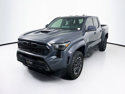Used 2025 Toyota Tacoma TRD Sport image 3
