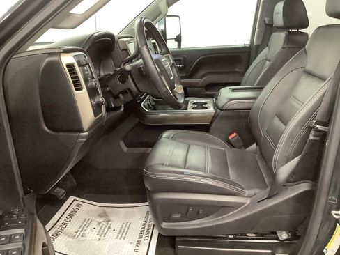 Used 2017 GMC Sierra 2500 Denali w/ Duramax Plus Package AWD/4WD image 11