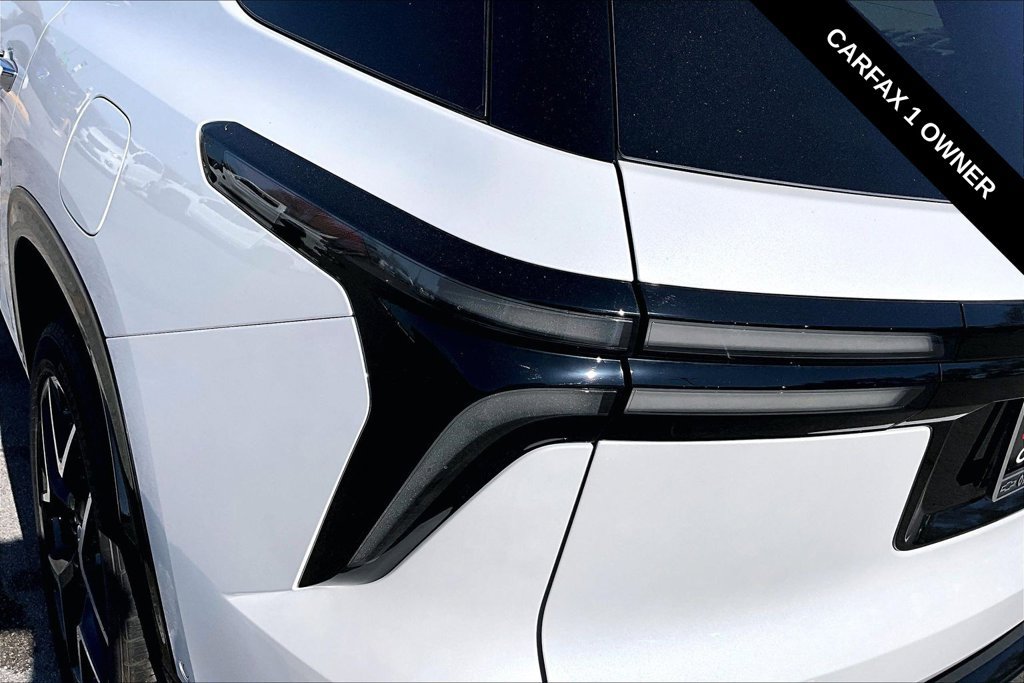 Used 2025 Chevrolet Traverse High Country FWD image 22