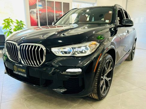 Used 2019 BMW X5 xDrive50i w/ M Sport Package image 3