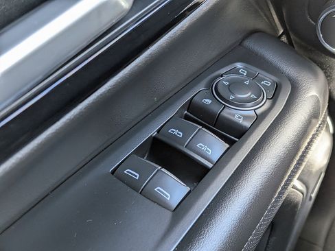 Certified 2025 Chevrolet Suburban Premier AWD/4WD image 23