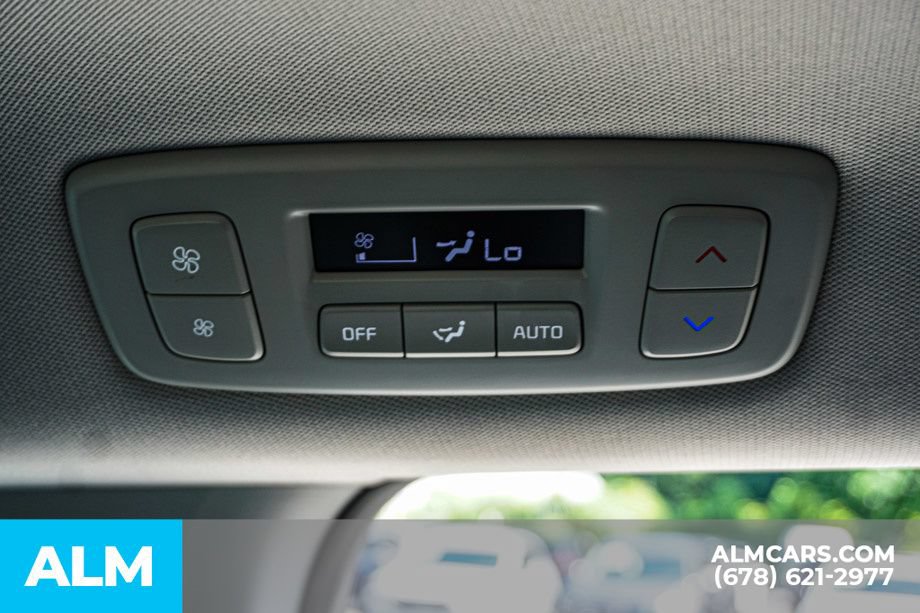 Used 2025 Kia Carnival SX w/ SX Dark Edition Package FWD image 37