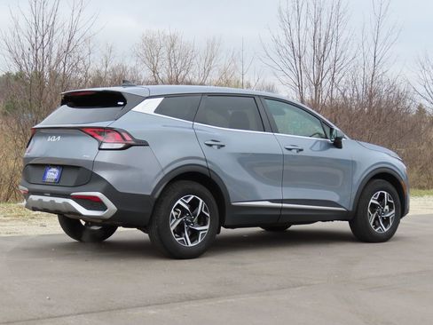 Certified 2025 Kia Sportage LX image 3