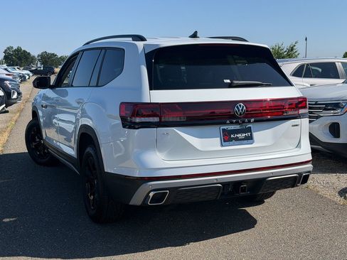 New 2026 Volkswagen Atlas Peak Edition AWD/4WD image 11