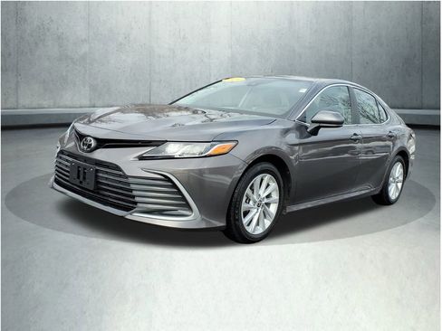 Certified 2024 Toyota Camry LE image 3