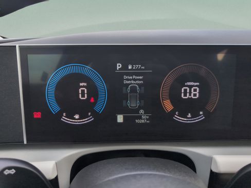 Used 2025 Hyundai Tucson SE image 24