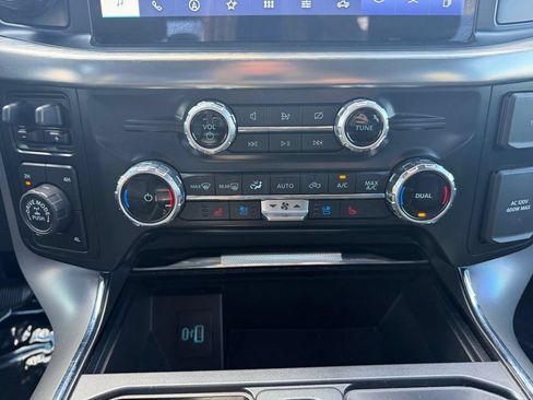 Used 2022 Ford F150 Lariat w/ Trailer Tow Package AWD/4WD image 9