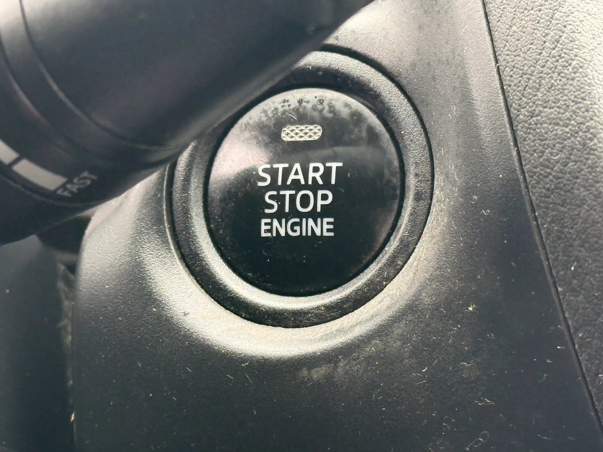 Used 2014 MAZDA MAZDA3 i SV FWD image 25